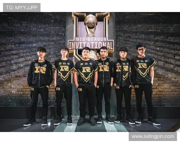 亚特兰大老鹰迎战劲敌,奋力拼搏争夺季后赛席位 亚特兰大老鹰迎战劲敌,奋力拼搏争夺季后赛席位