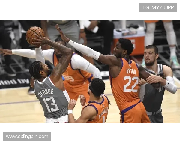 洛杉矶快船激战焦点对决全队齐心鏖战赛场展现硬核实力