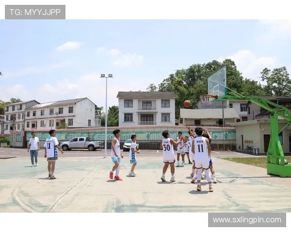 篮球点燃青春梦想展现团队力量谱写激情拼搏新篇章 篮球点燃青春梦想展现团队力量谱写激情拼搏新篇章