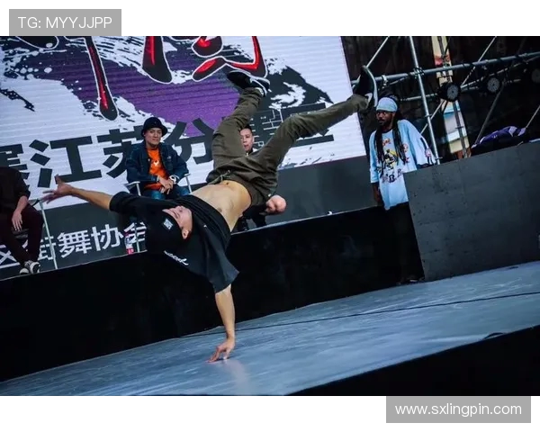 全国街舞大赛点评：深圳滑板队默契配合展现团队精神与创意风采