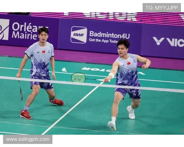 成都羽毛球队大师赛精彩配合解析与表现评估
