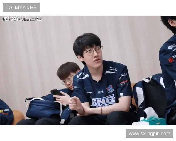 赛后分析：IG与LNG对抗中的战术意识与团队配合探讨