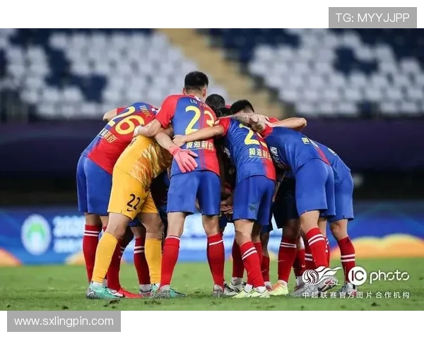 四川全兴与青岛的激战回顾:精彩瞬间与战术分析全记录